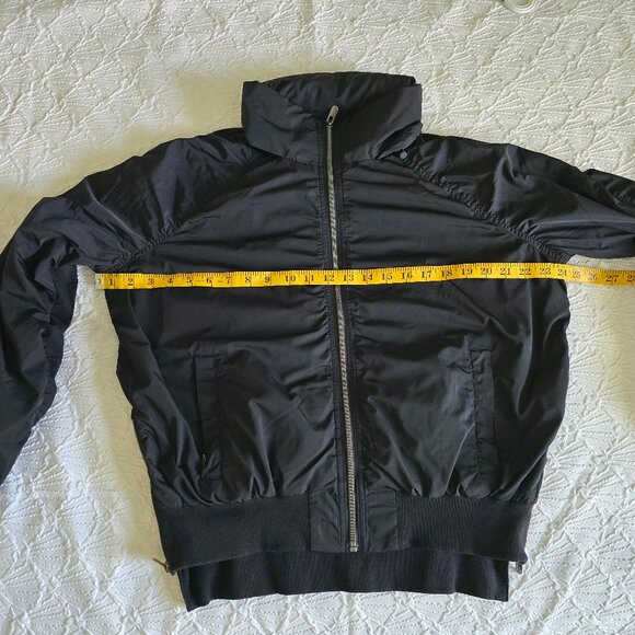 Athleta Jet Set Bomber Jacket Black Sz Medium EUC - Picture 6 of 15